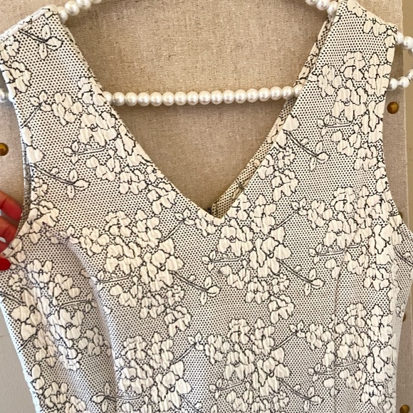 Tabitha Dress Floral White and Black Size Small 4 - Picture 5 of 7